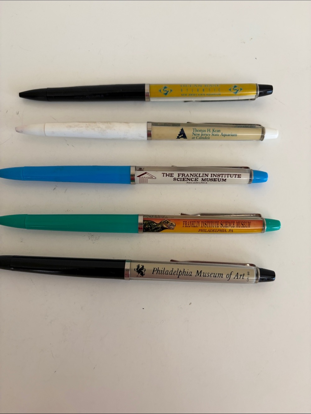 Lot of 5 Vintage Philadelphia Area Floating Scene Pens